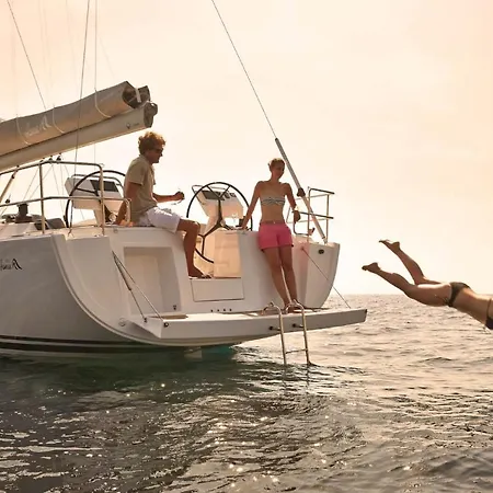Sailboat Hanse 455 Ботель Позитано