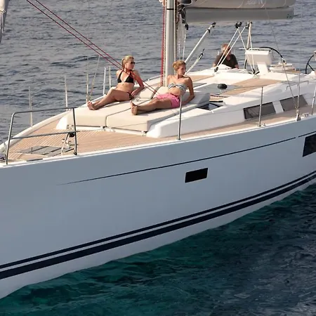 Sailboat Hanse 455 Ботель Позитано