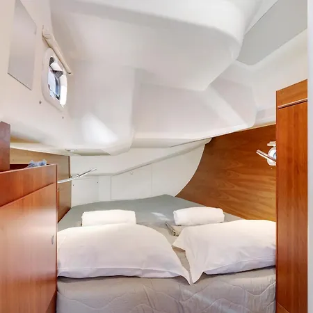Sailboat Hanse 455 Позитано