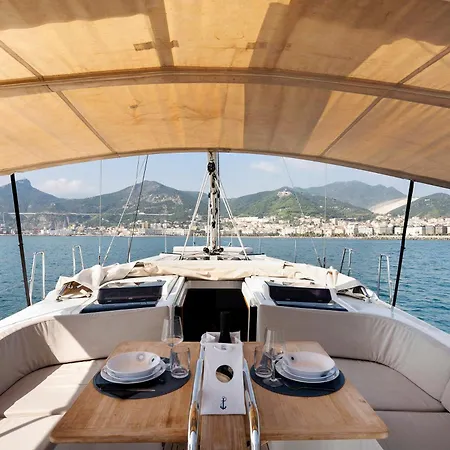 Sailboat Hanse 455 Ботель