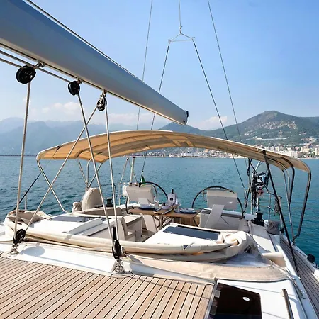 Sailboat Hanse 455 Ботель Позитано