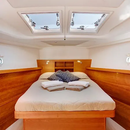 Ботель Sailboat Hanse 455 *